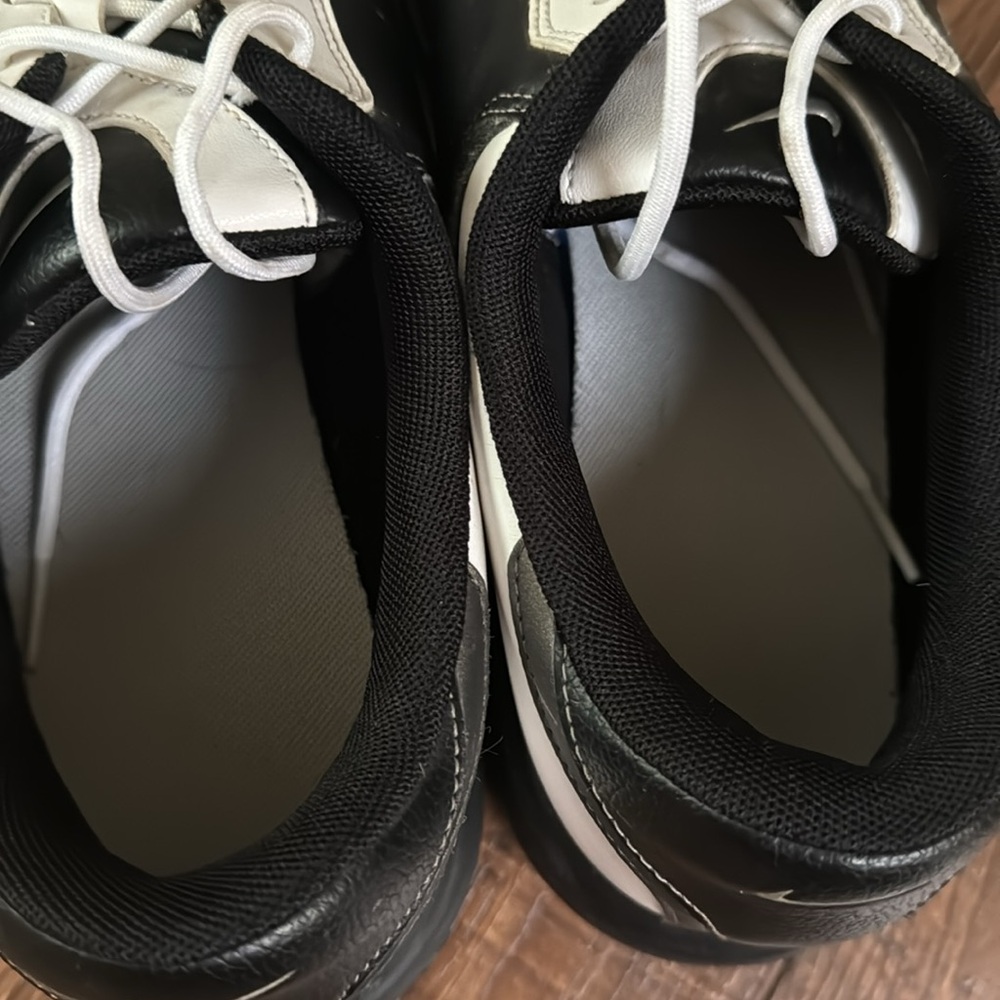 Men’s Nike Heritage Golf Shoes - Picture 7 of 11